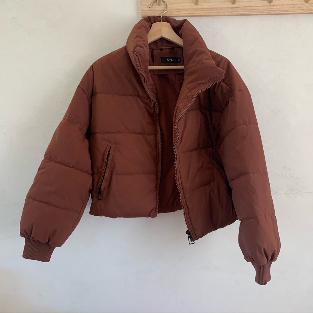 Brown cropped puffer coat size S